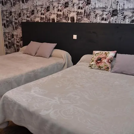 Aux Lys D'or 2* Realville