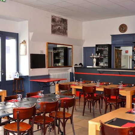 Aux Lys D'or Hotel Realville