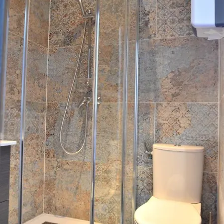 Aux Lys D'or 2* Realville