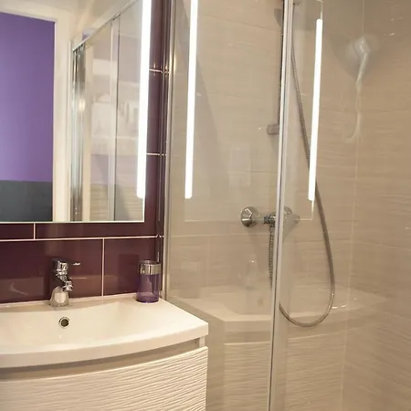 Aux Lys D'or Hotel Realville