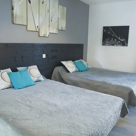 Aux Lys D'or Hotel Realville