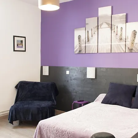 Aux Lys D'or Hotel 2*