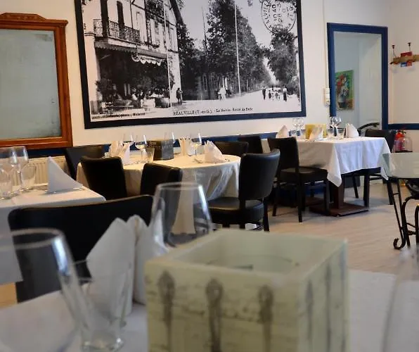 Aux Lys D'or Hotel 2*