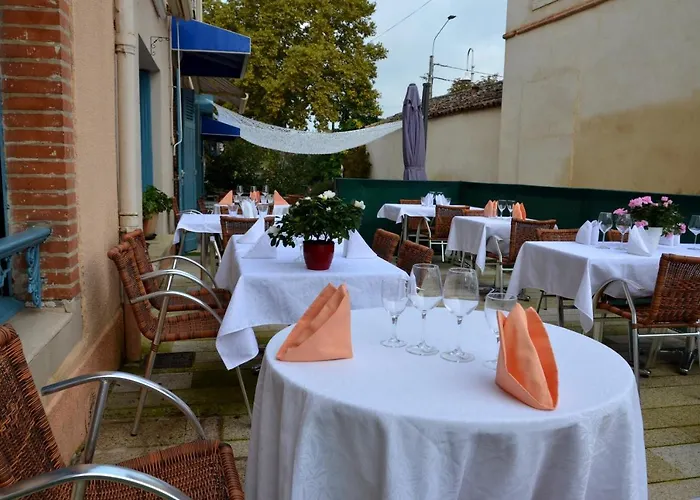 Aux Lys D'or Hotel 2*