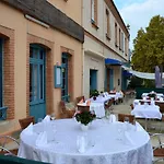 Hotel Aux Lys D'or 2*