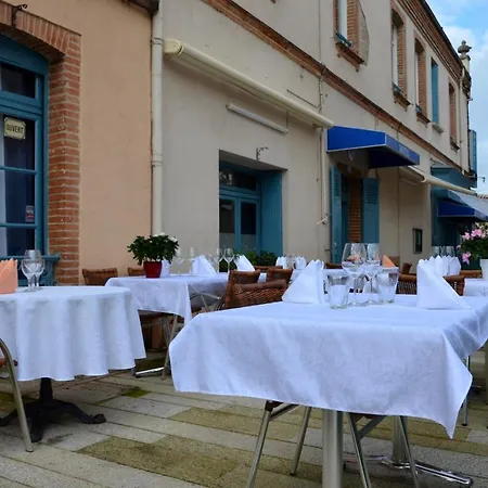 Aux Lys D'or Hotel