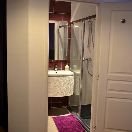 奥斯利朵酒店 Réalville